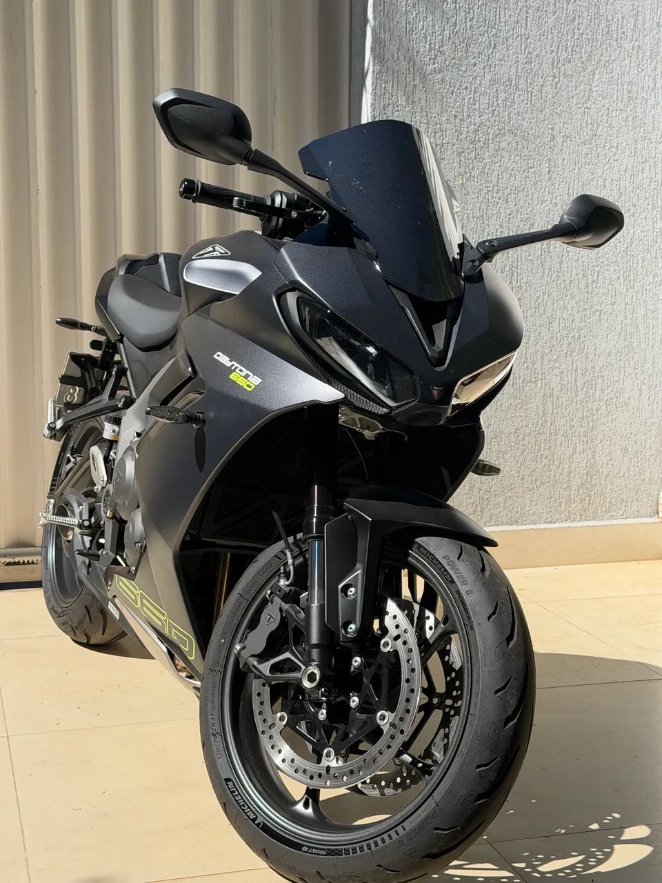 Triumph Daytona 660 - Foto 3
