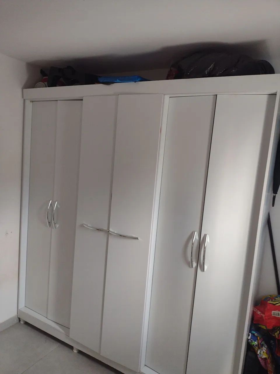 Guarda roupa 6 portas