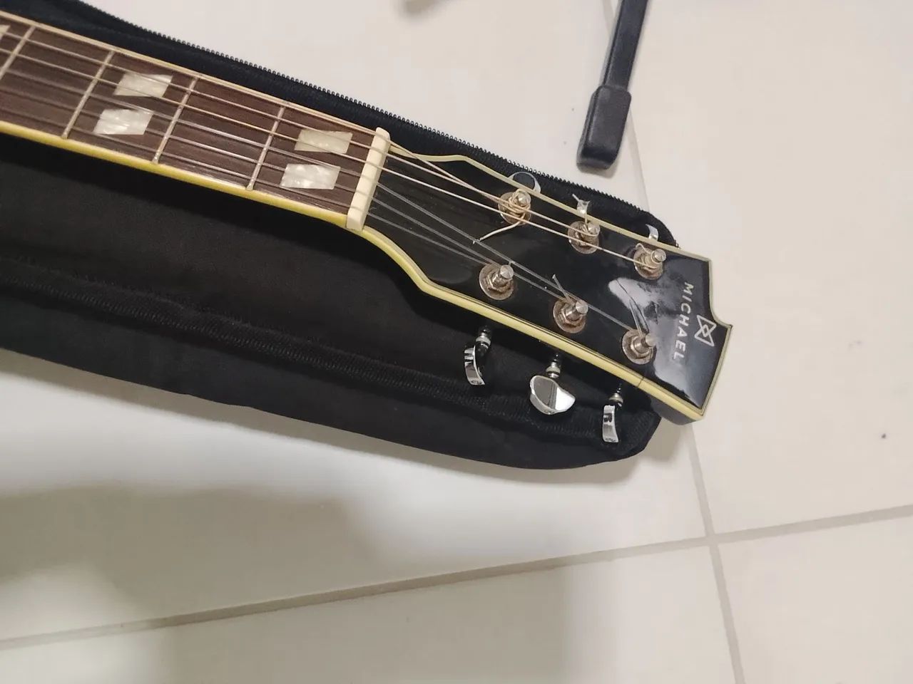 Vendo violão elétrico semi novo - Foto 4