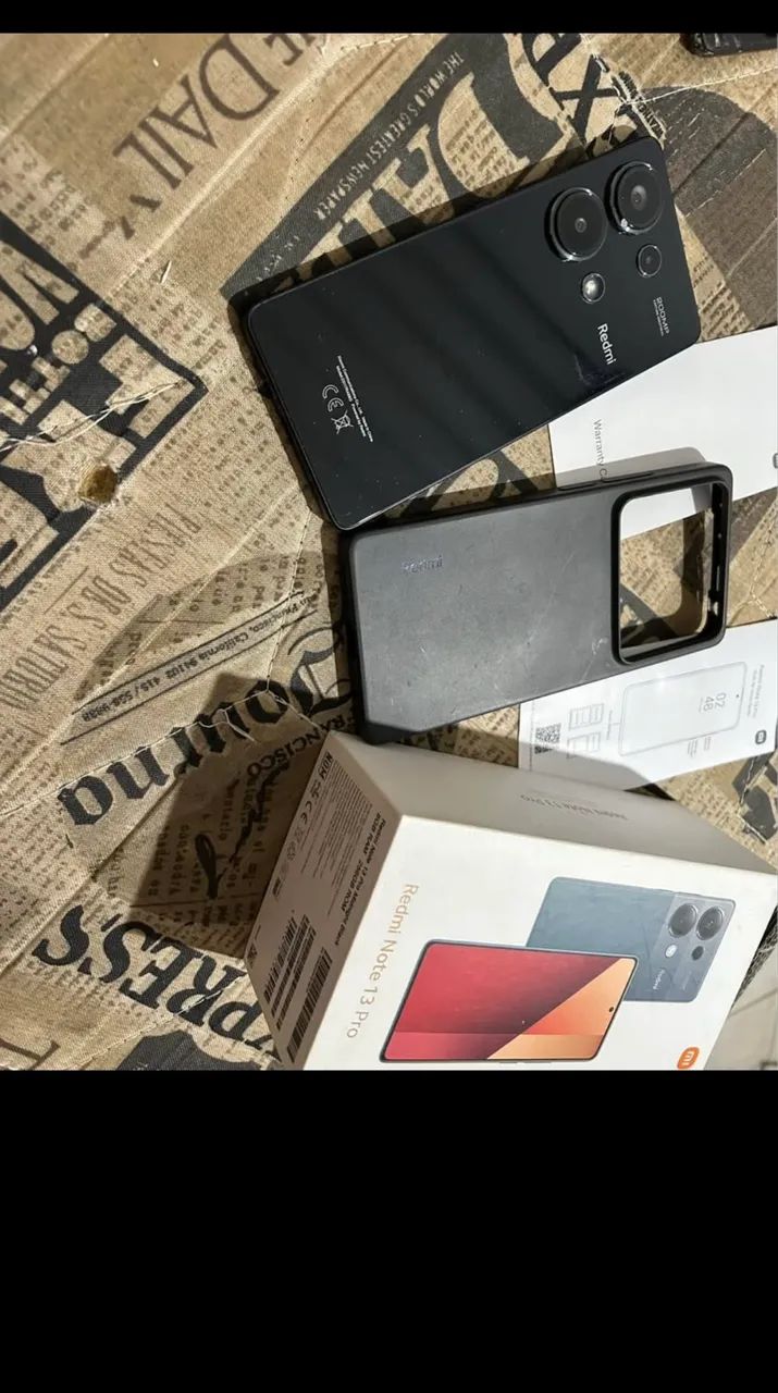 Celular redmi 13 pro trincado mais em bom estado  - Foto 2