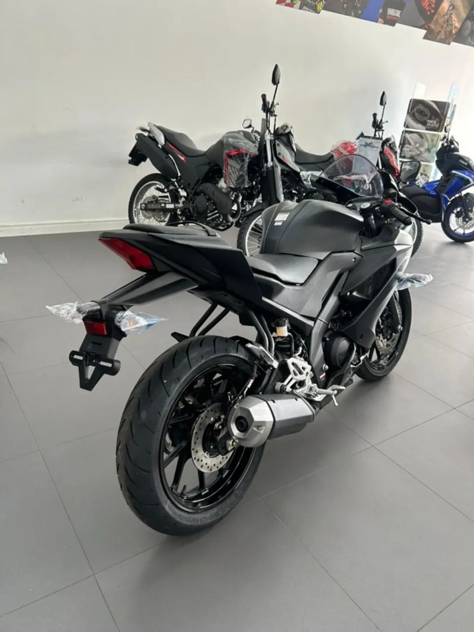YAMAHA R15 ABS - Foto 4