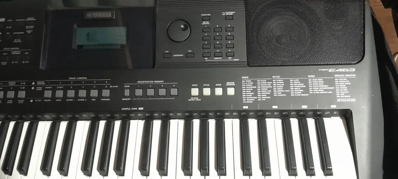 Teclado yamaha 61 tecla  - Foto 4
