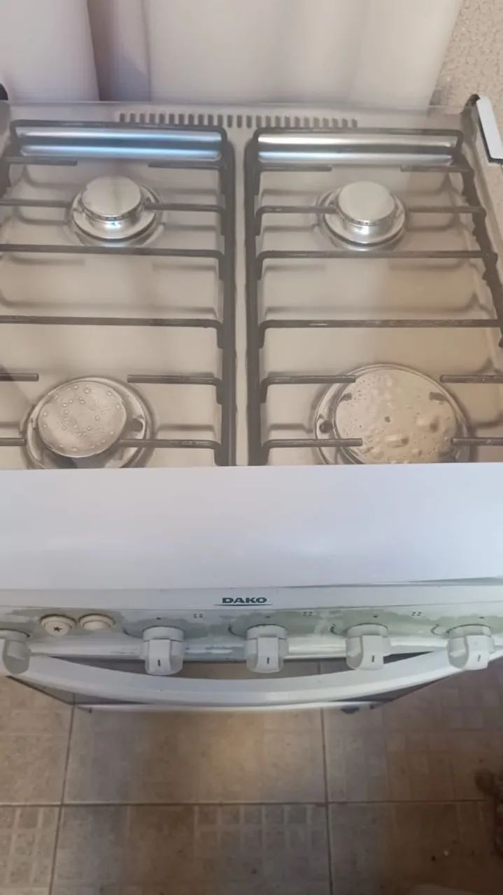  (Tudo por R$ 1000,00) Geladeira, fogão e microondas. - Foto 2