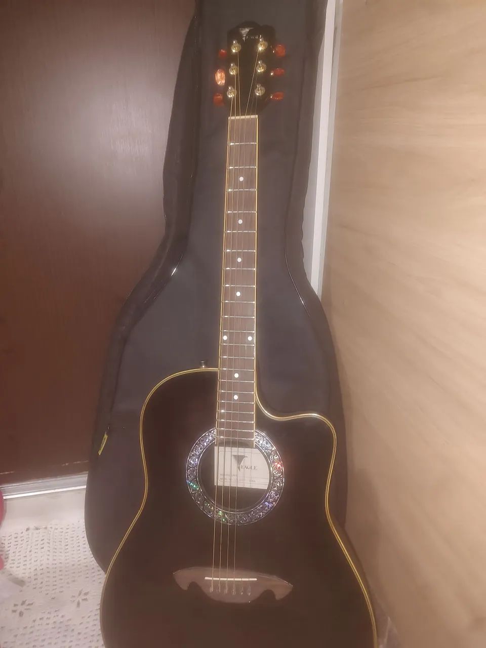 Vendo violão Eagle com capa - Foto 2
