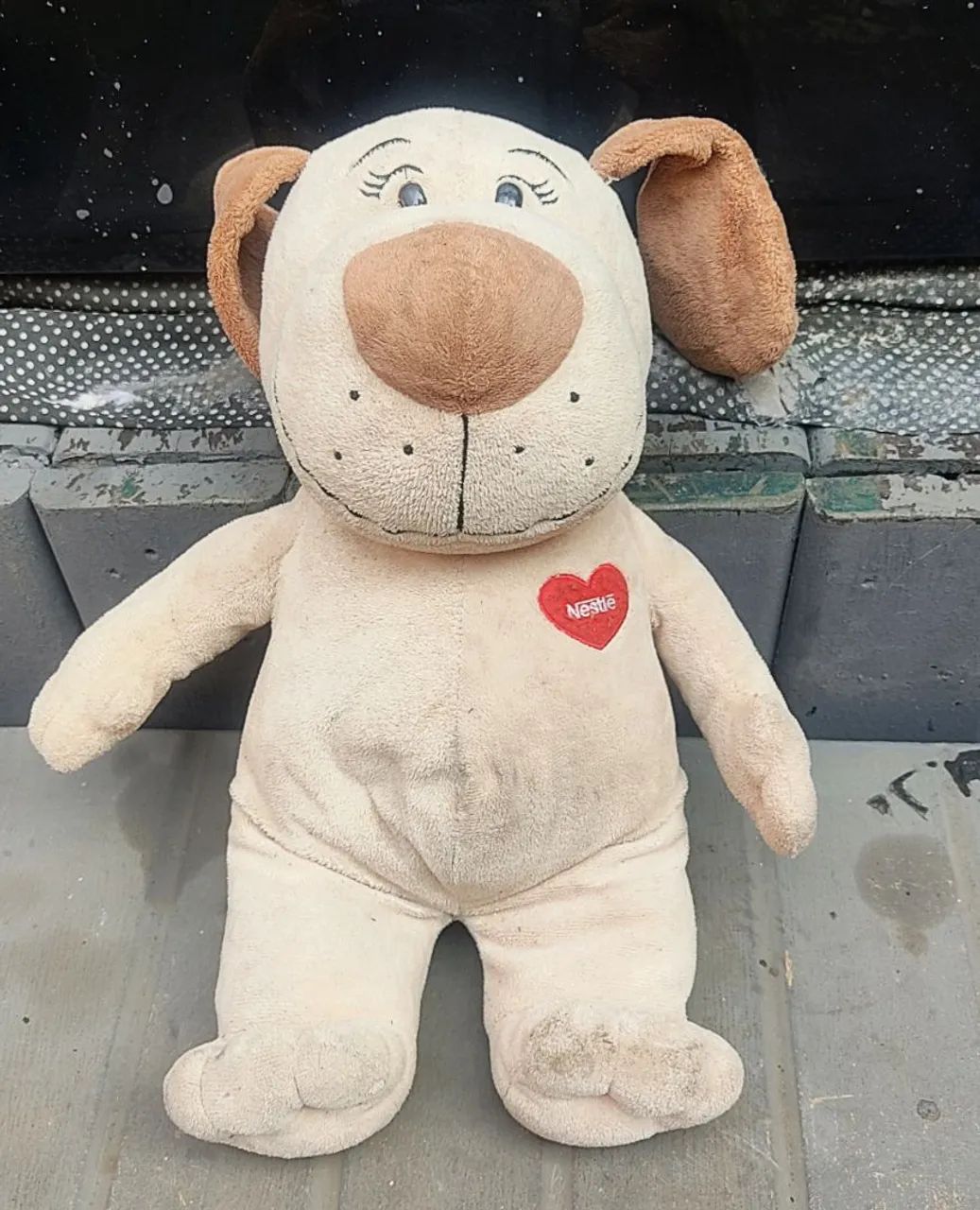 cachorro pelúcia Nestlé 