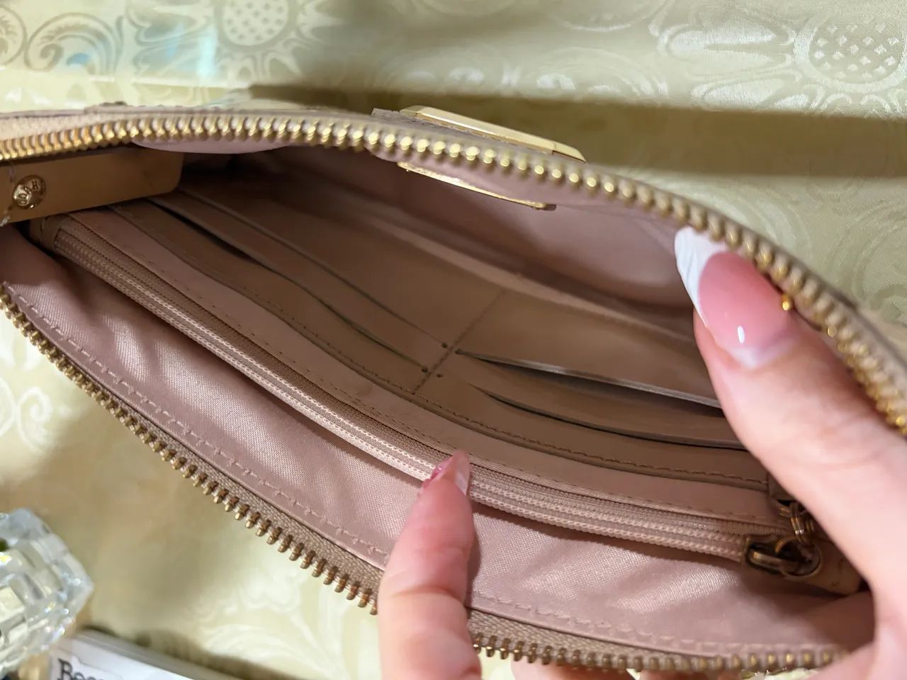 BOLSA VICTOR HUGO | BEGE COM CORRENTE  - Foto 5