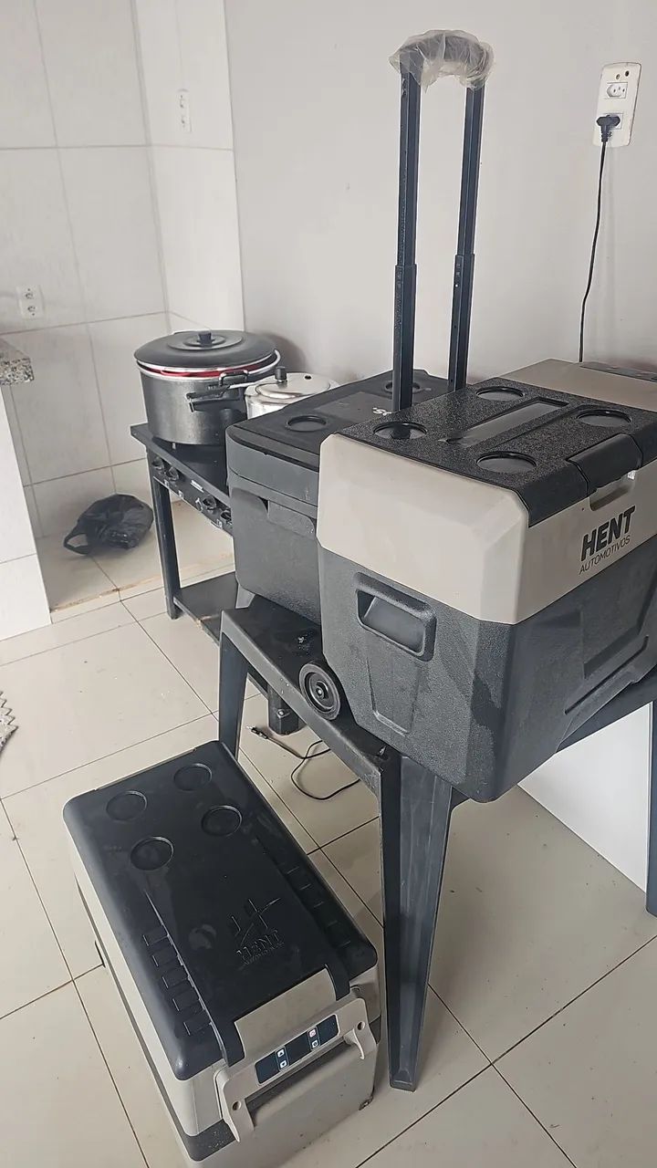 Geladeira Portátil Hent 40 litros Bateria interna 15Ah Rdinhas, Alça, Dreno Quadrivolt.