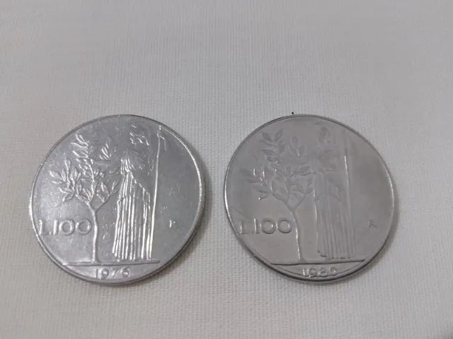 02 Moedas Italianas 100 liras - 1976 e 1980