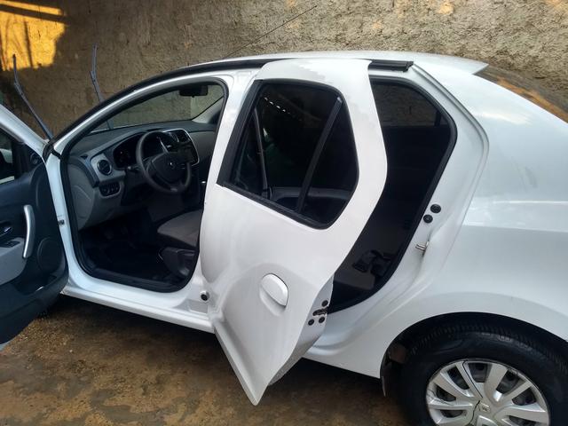 Vendo este Logan quitado só transferir - Foto 3