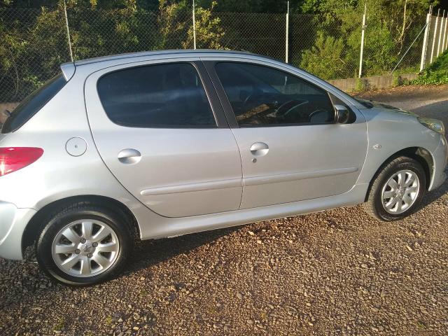 Peugeot 207 Ano 2011 - Foto 10