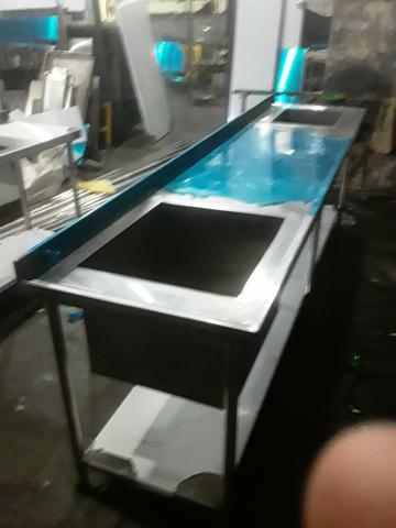Mesa com pia em inox