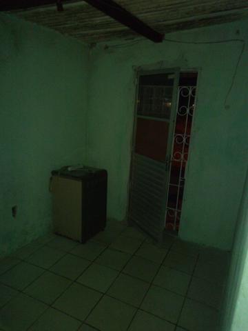 Vendo ou troco por casa em outro bairro - Foto 6