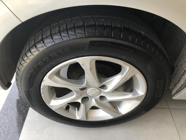 Peugeot 208 - Foto 10
