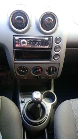 Ford fiesta sedan 1.6 flex 2004/05 completo - Foto 7