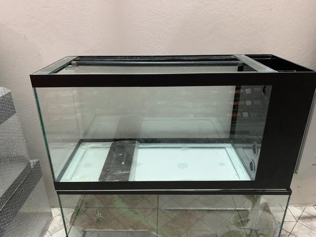 Aquário com sump lateral para filtragem da água, novo, 80x30x40cm