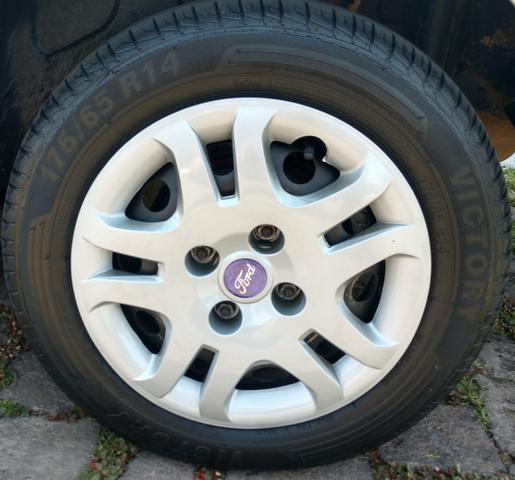 Fiesta sedan 1.0.$18.800 - Foto 10