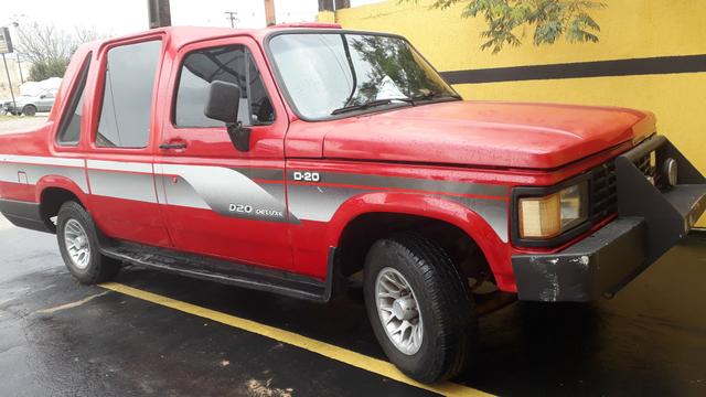 D20 Cab Dupla