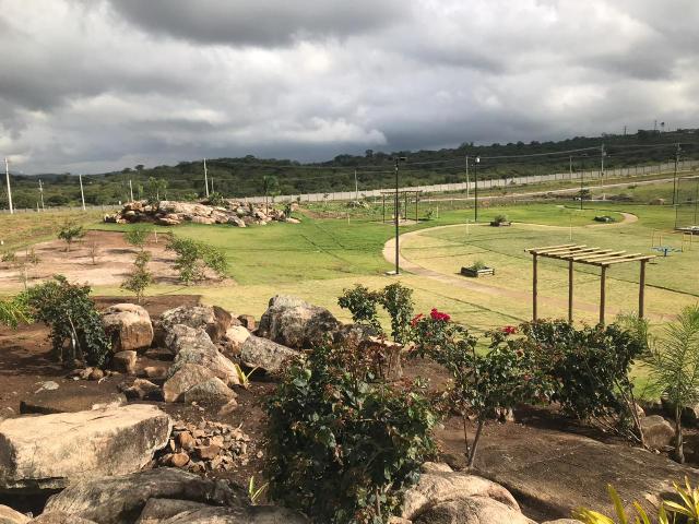 Vendo lote no condomínio Jardins da Tulipa , faço negócio com um carro - Foto 4