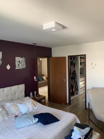 Casa de 4 suítes 2 salas piscina triplex armários baixou 620 mil - Foto 17