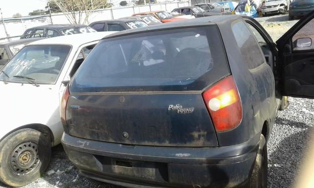 Palio 1.0 fire 2 portas gasolina 2004 Sucata Em Peças