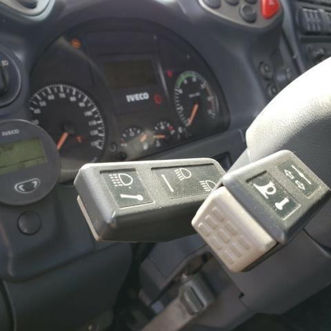 Caminhão Iveco Cursor 330 2011 4x2 (toco) - Foto 10