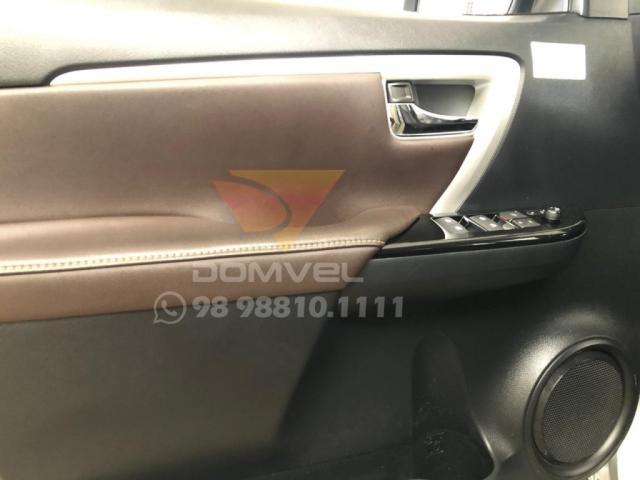 TOYOTA HILUX SW4 2.8 SRX 4X4 7 LUGARES 16V TURBO INTERCOOLER DIESEL 4P AUTOMÁTICO - Foto 7