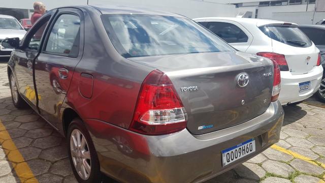 Vendo Toyota etios