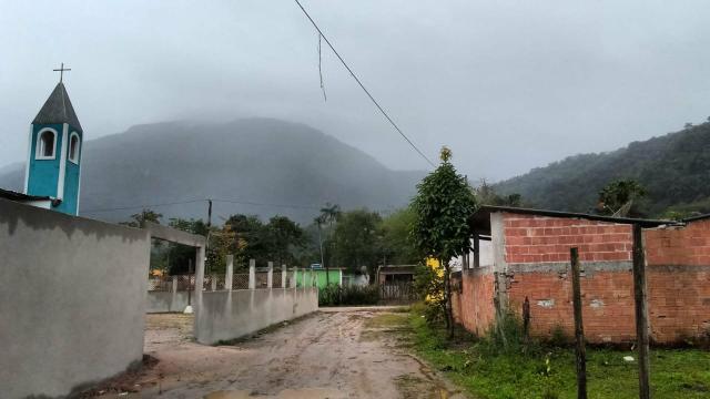 Lote 10 x 12 no Brachuy ( Angra )