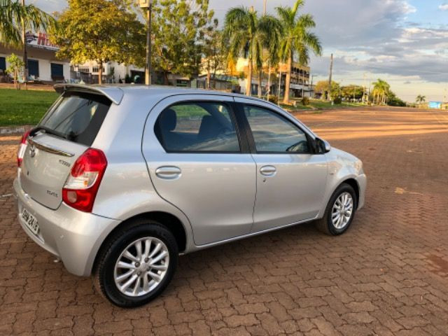 TOYOTA ETIOS XLS 1.5 Ano 13/14 - Foto 2