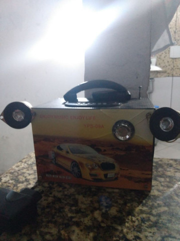 Vendo caixinha de som funcionando certinho