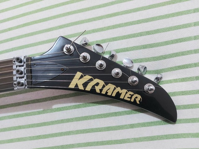 Guitarra kramer troco em caixa ativa de 15 polegadas  - Foto 4