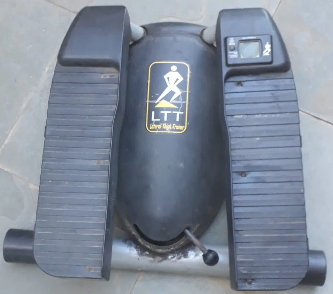 Lateral Thigh Trainer