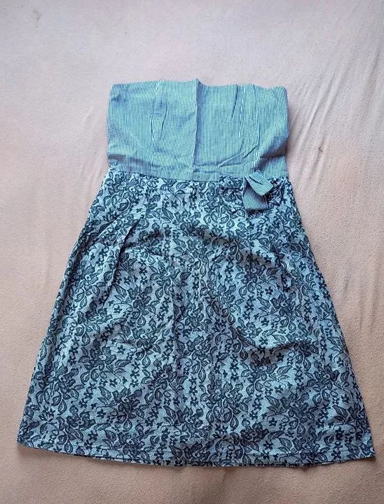 Vestido estampado cinza e preto