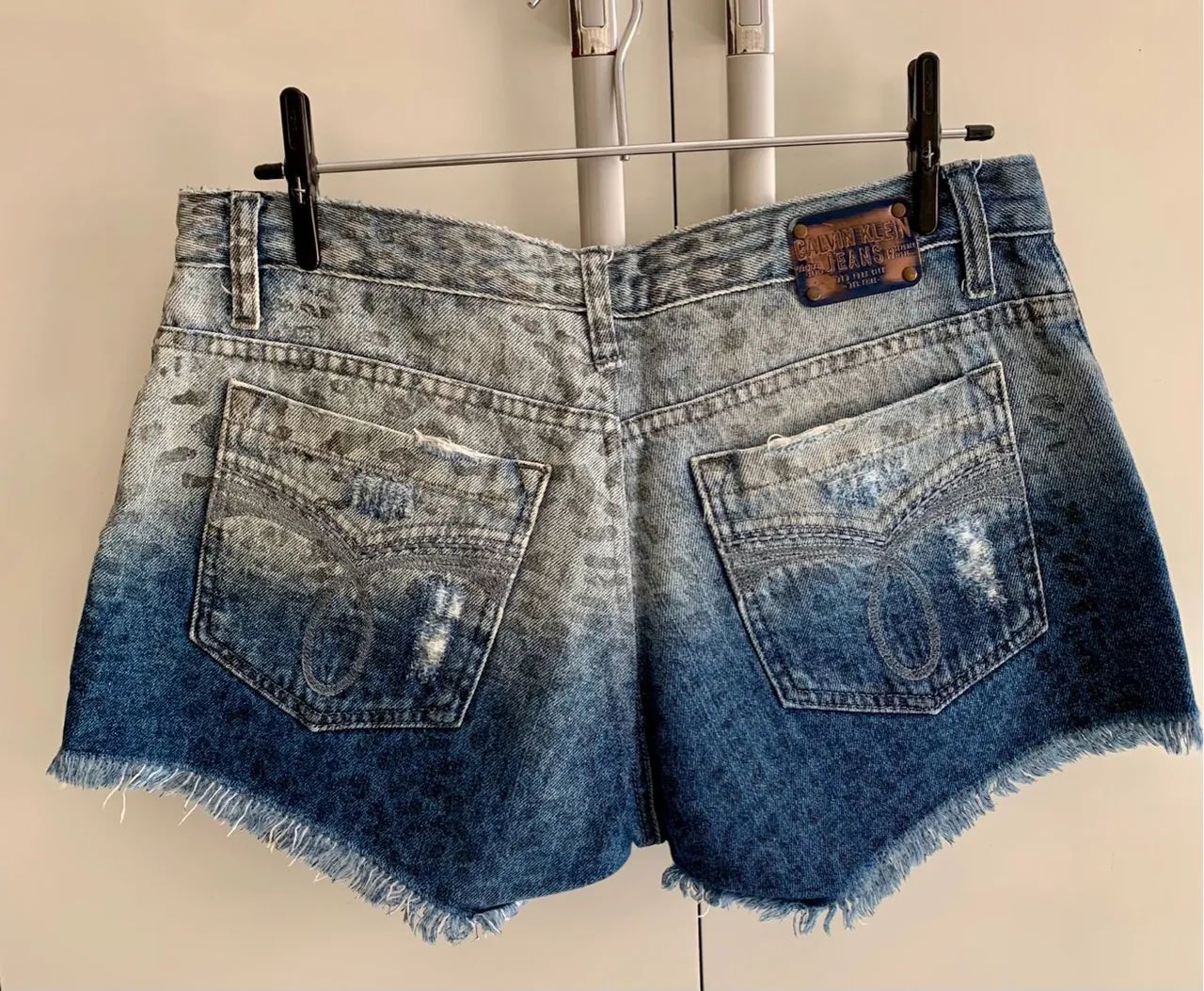 SHORT JEANS CALVIN KLEIN (TAM: 40) - Foto 2