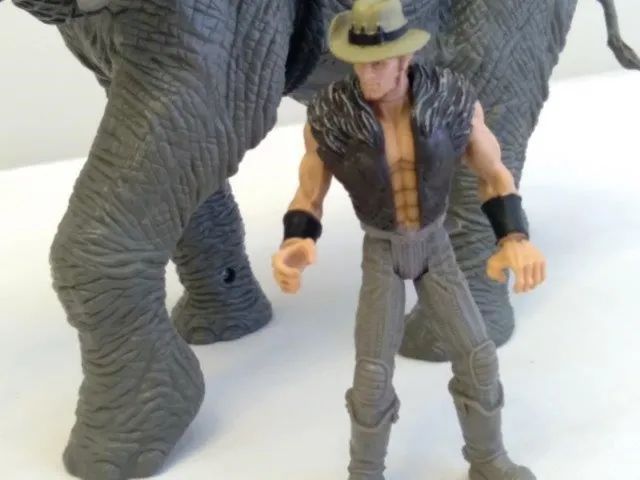 lote chap mei - jungle adventure - elefante + boneco (usados) - itens raros - Foto 5