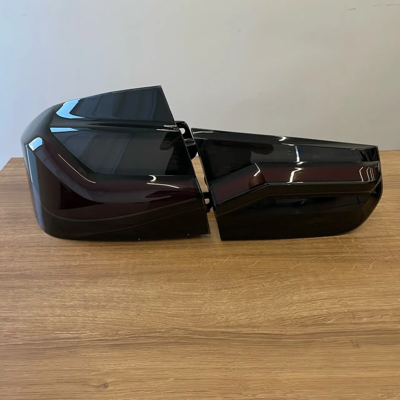 Lanterna CS para BMW 320i F30 preta