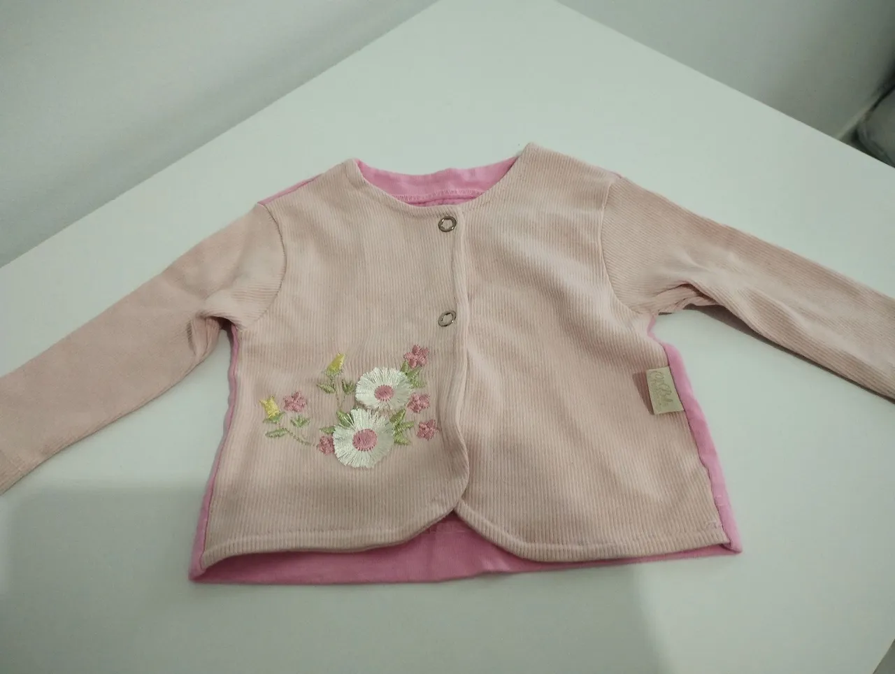 Casaquinho Bebê Rosa com Flores - Tamanho RN