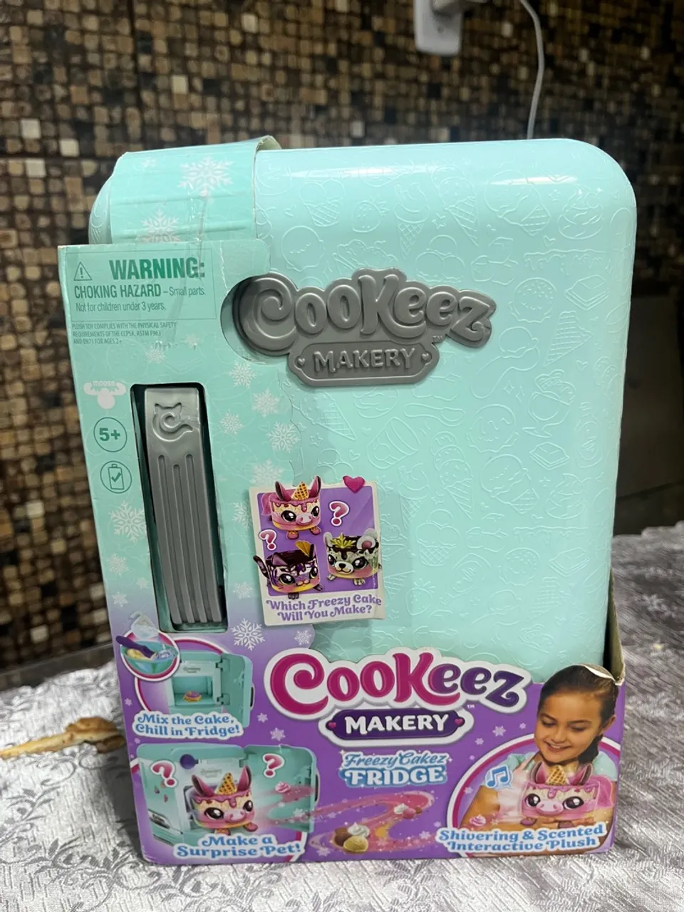 Cookeez Makery Freezy Cakez Fridge - Novo!