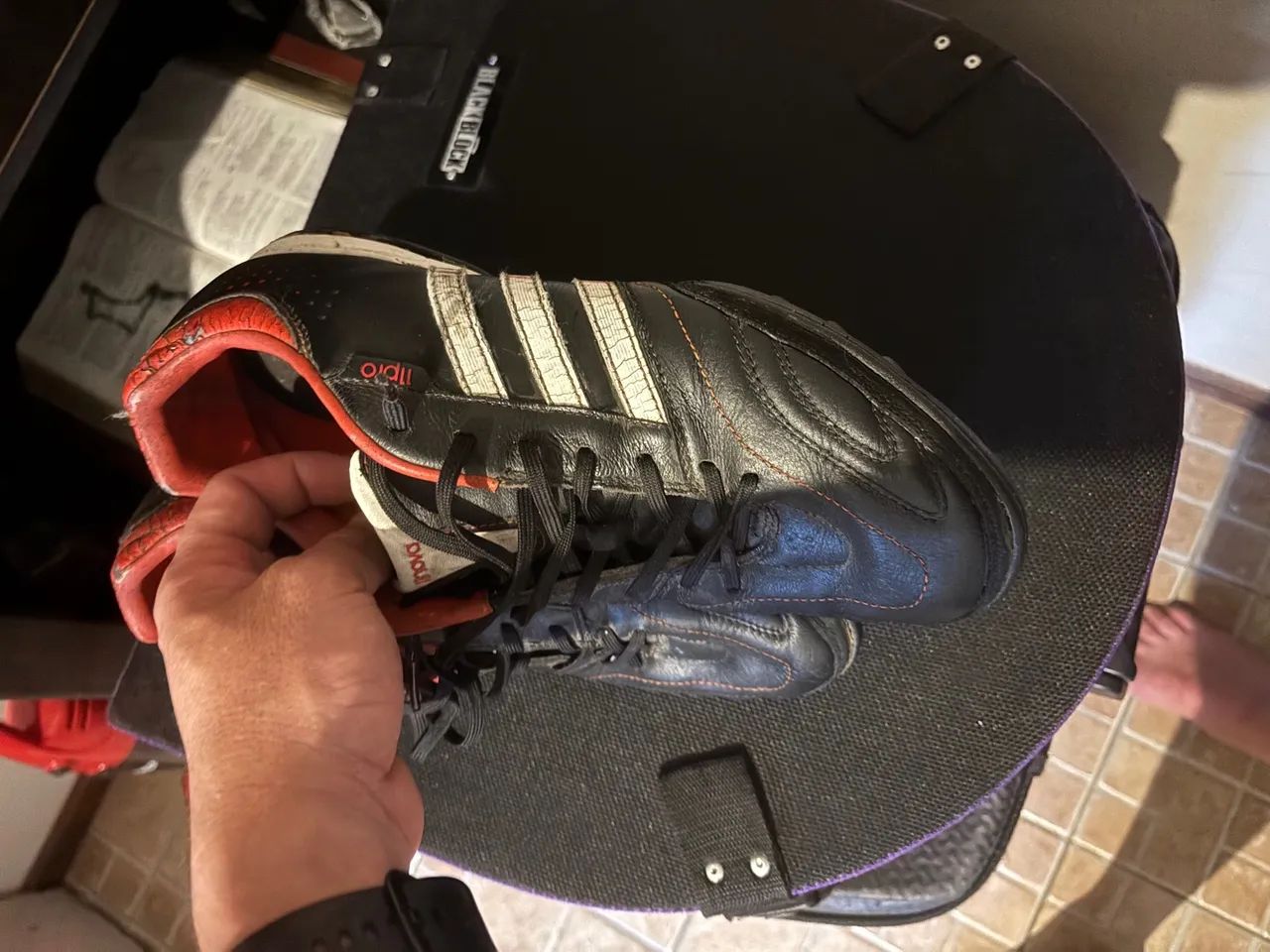 Chuteira Adidas 11  pro nova Tamanho 42 - Foto 3