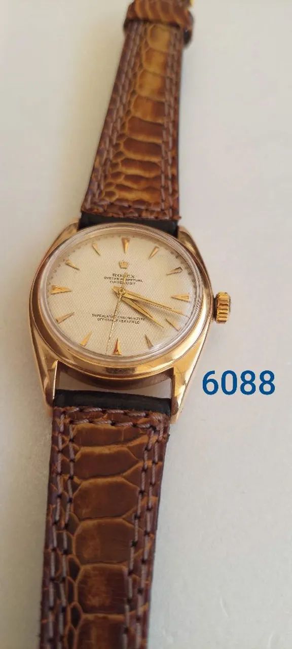 Relógio marca Rolex automático em ouro amarelo  