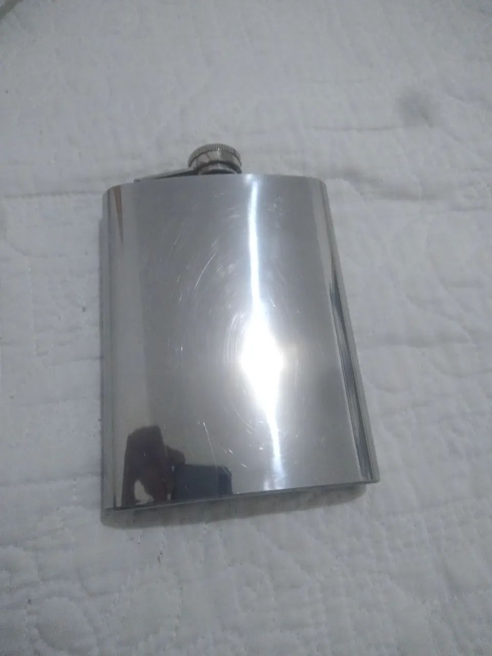 Cantil de whisky 64573484963459123