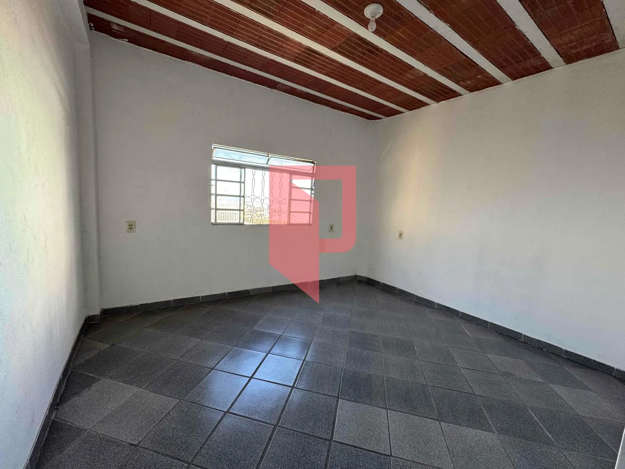 Kitnet Aconchegante com 1 Vaga Próximo ao Comércio no bairro Engenho Nogueira,
