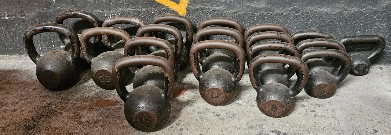 Kettlebells de ferro - Pesos variados