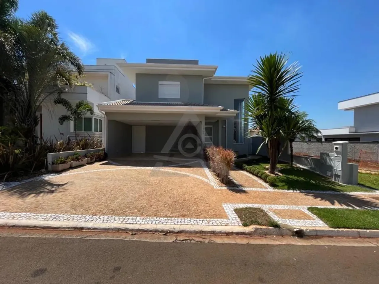 Casa à venda e para alugar em Paulínia, Betel, com 3 suítes, com 325 m², Residencial Villa
