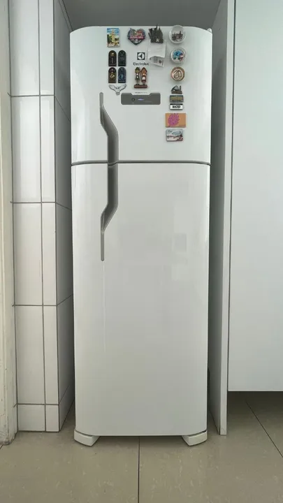 Geladeira Electrolux Duplex Frost free novinha