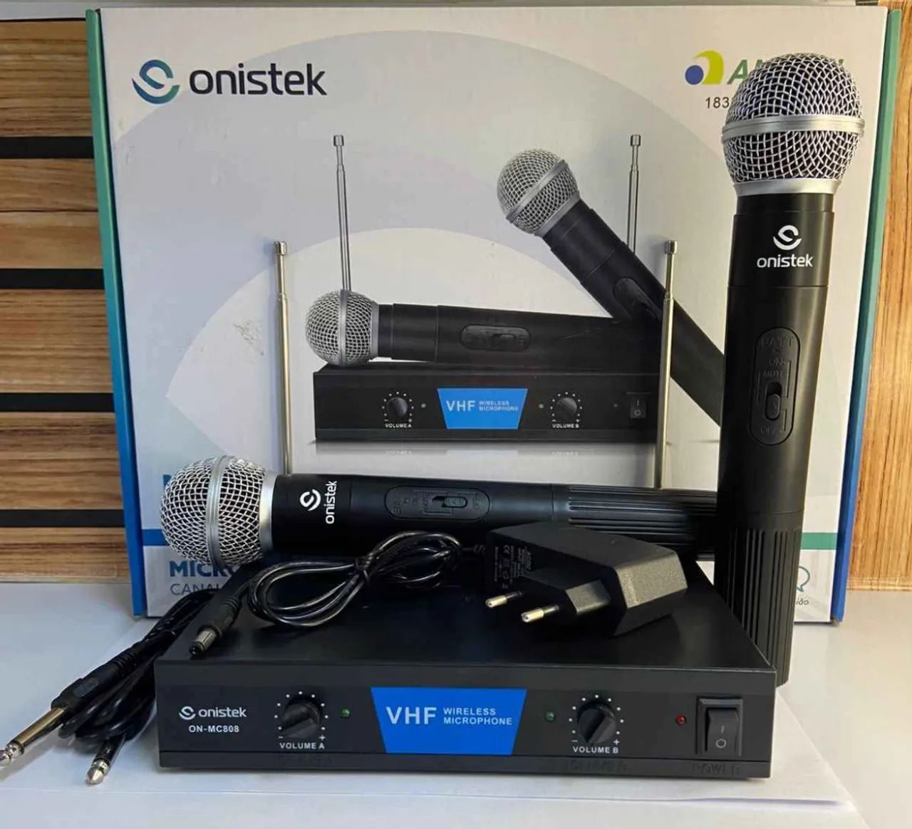 Microfone Sem Fio Onistek VHF - Qualidade e Praticidade