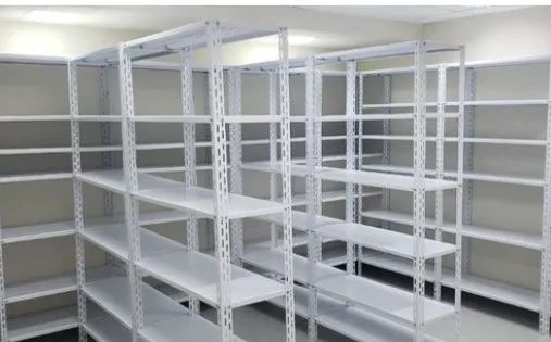 Estantes de aço reforçadas 