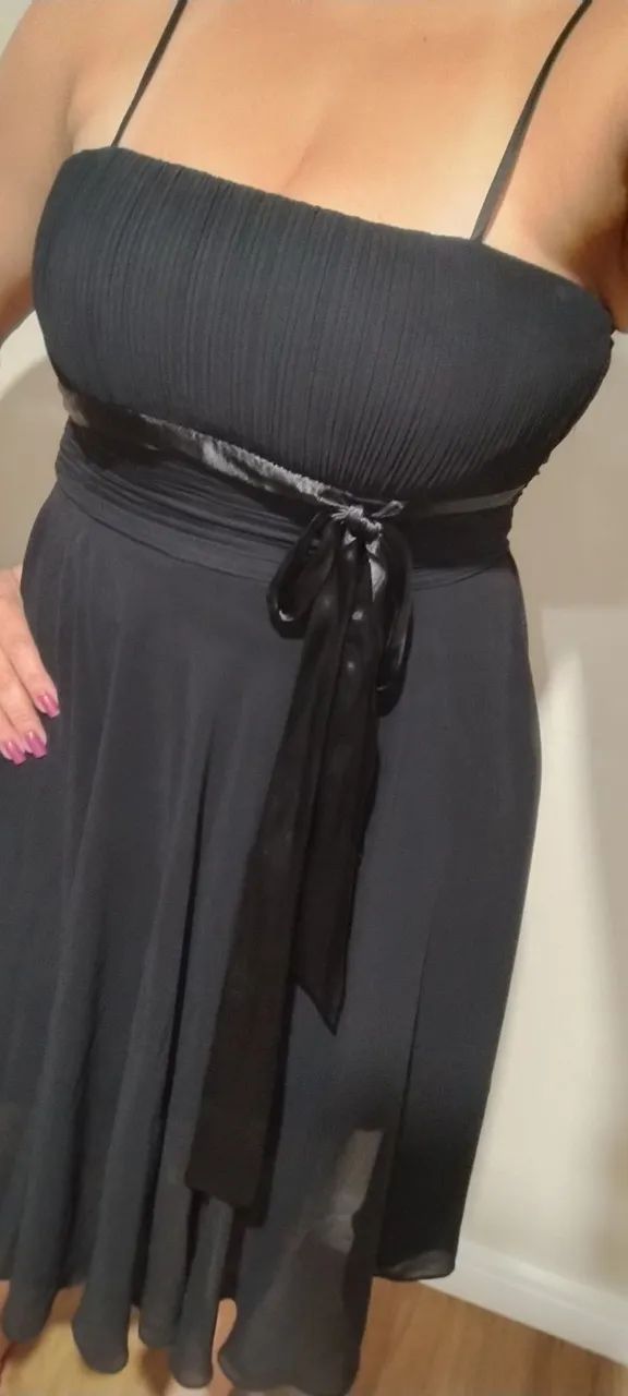 Vestido preto de festa