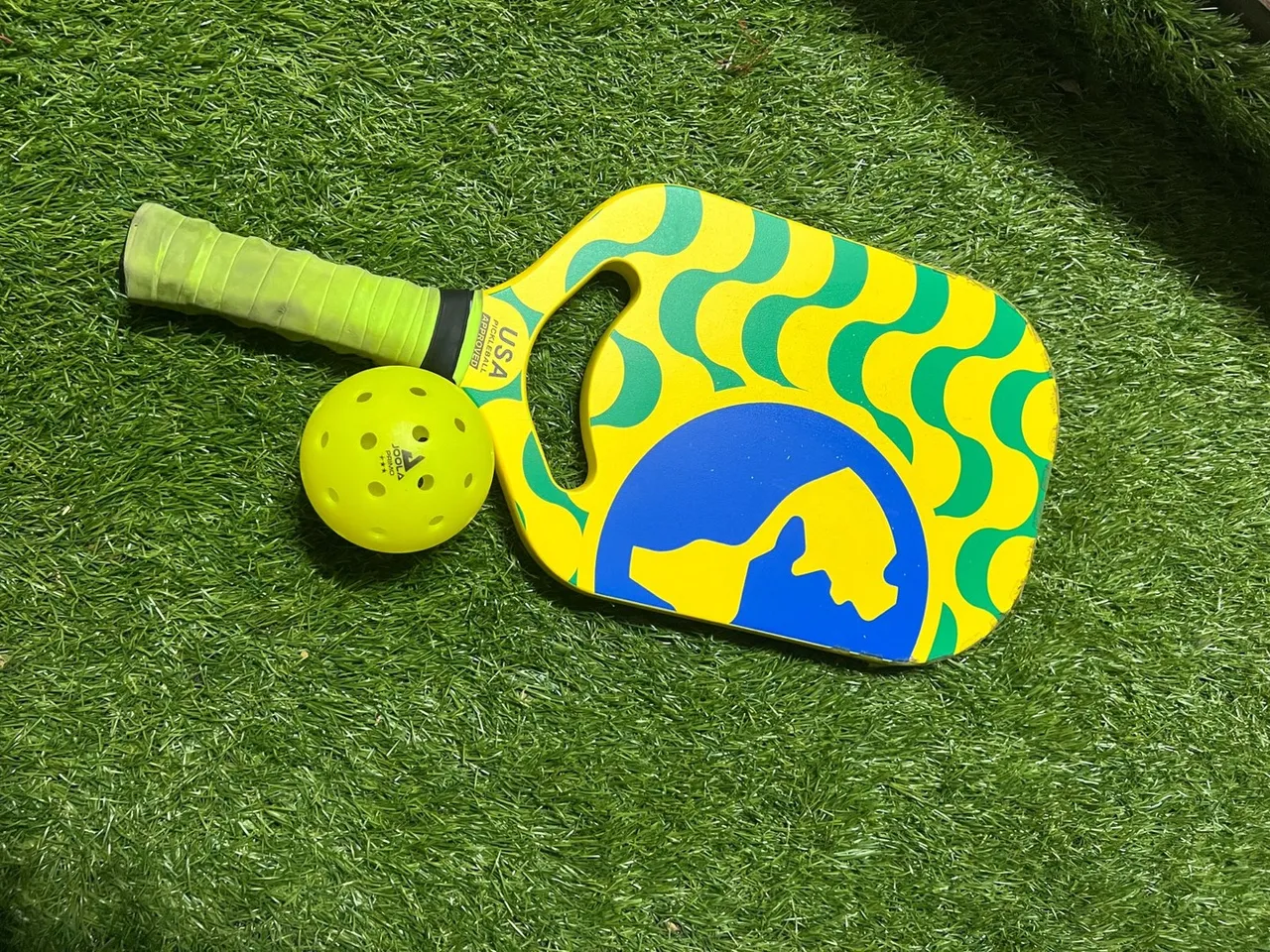 Raquete de Pickleball marca P1 20mm + brinde: bola joola