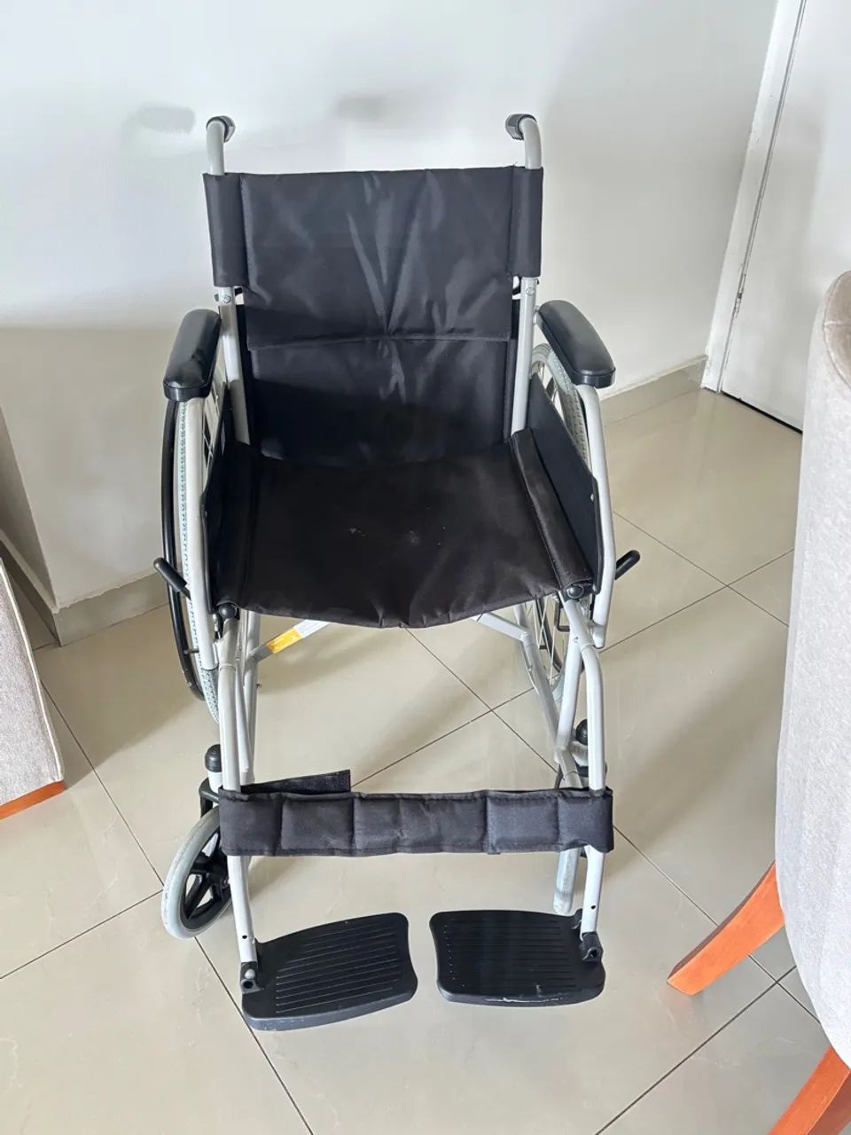 Cadeira de rodas (3 dias de uso)